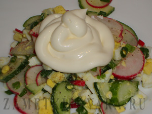 Салат из редиса, огурцов и яиц