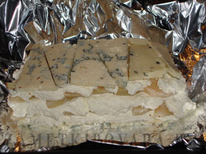 Десерт из груш с голубым сыром