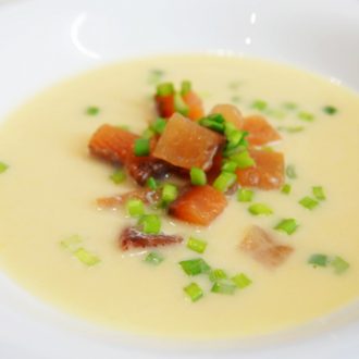 Картофельный крем-суп с семгой
