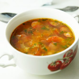 Фасолевый суп с копченостями