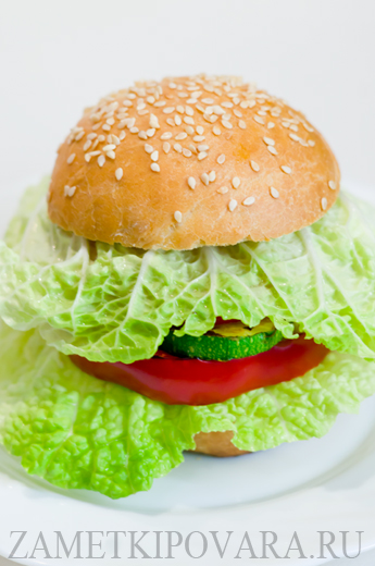 Вегетарианский гамбургер с сыром