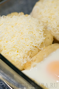 Картофельные гнезда с яйцом и сыром