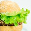 Вегетарианский гамбургер с котлетой из нута
