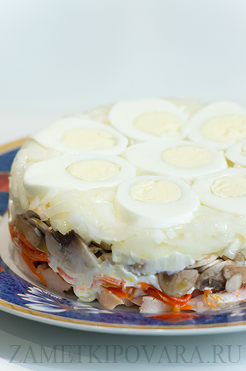 Простые салаты с копченой курицей на день рождения - рецепты с фото