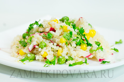 Салат с капустой, горошком и огурцом