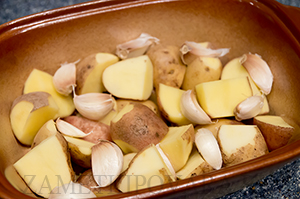 Картофель, запечённый с розмарином и медом