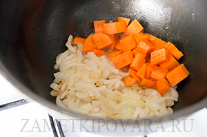 Овощное рагу с баклажанами и огурцами