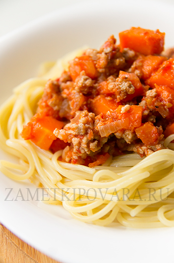 Спагетти с мясом и тыквой