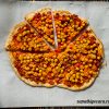 Пицца с помидорами и нутом