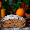 Рождественский хлеб с орехами и сухофруктами